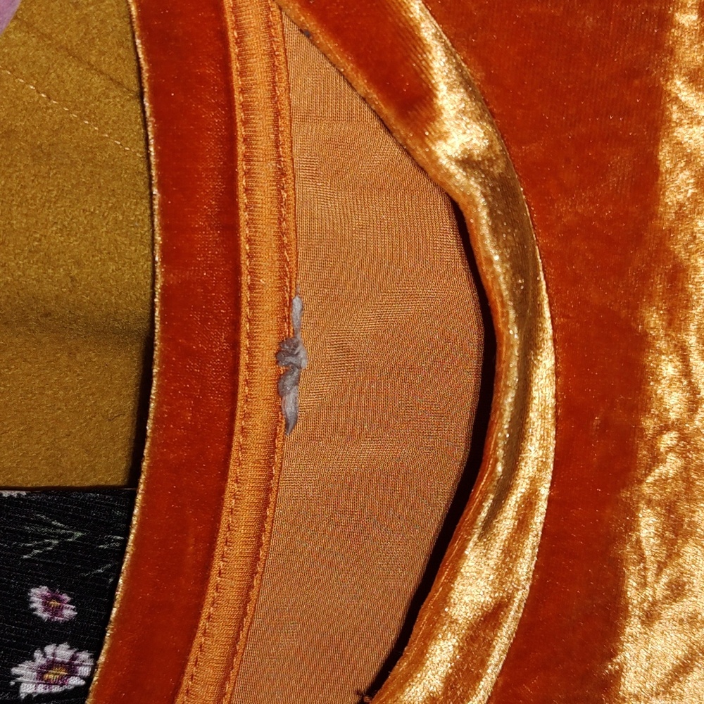 Asos Gold Velvet Crop Top - Picture 2 of 5